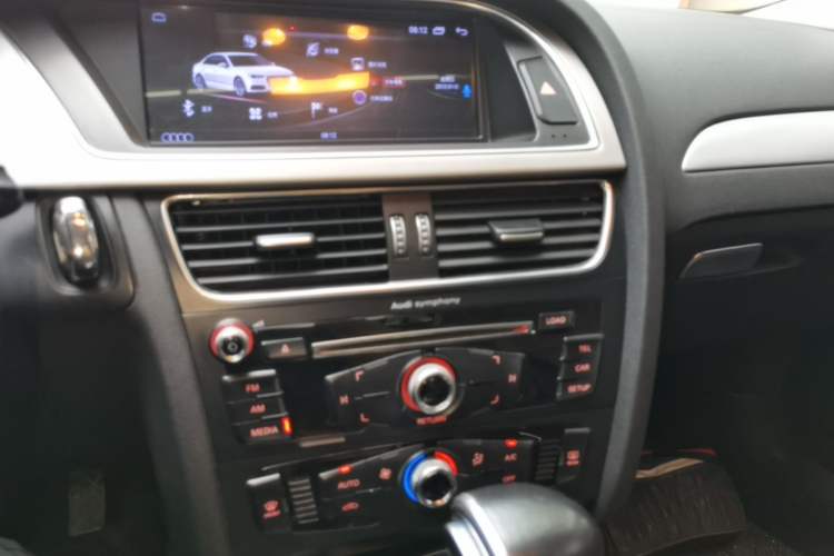 Used Audi A4L 2015 30 TFSI Automatic Comfort Model Audio And AC Panel