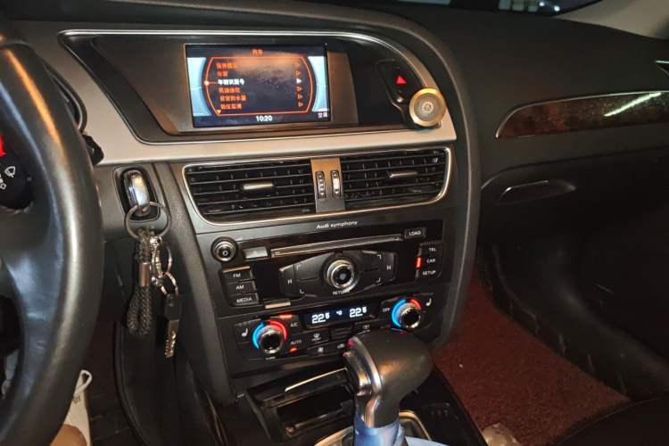 Used Audi A4L 2015 35 TFSI Automatic Standard Model Audio And AC Panel