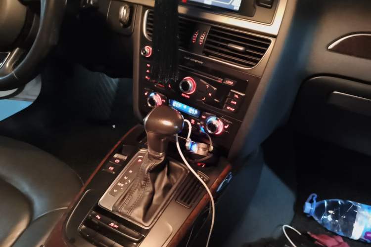 Used Audi A4L 2015 35 TFSI Automatic Comfort Model Audio And AC Panel