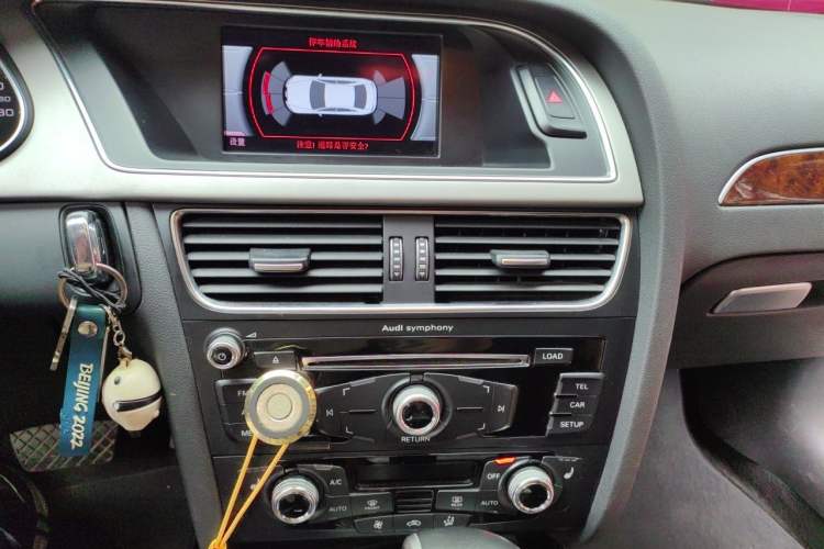 Used Audi A4L 2015 35 TFSI Automatic Comfort Model Audio And AC Panel
