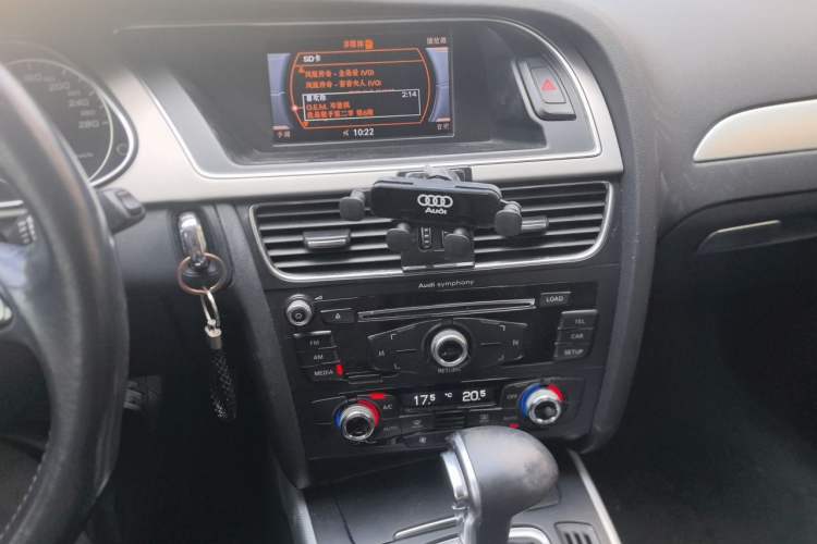 Used Audi A4L 2015 35 TFSI Automatic Standard Model Audio And AC Panel