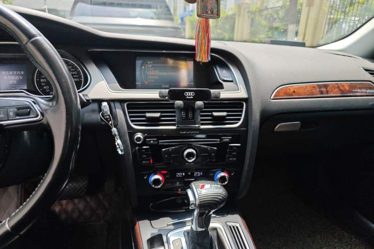 Used Audi A4L 2015 35 TFSI Millionth Anniversary Comfort Edition Audio And AC Panel