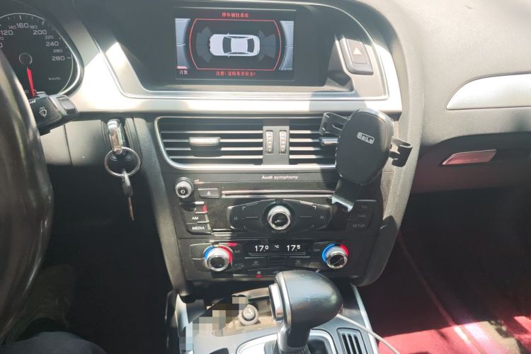 Used Audi A4L 2015 35 TFSI Automatic Standard Model Audio And AC Panel