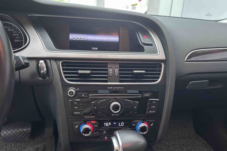 Used Audi A4L 2015 35 TFSI Automatic Comfort Model Audio And AC Panel