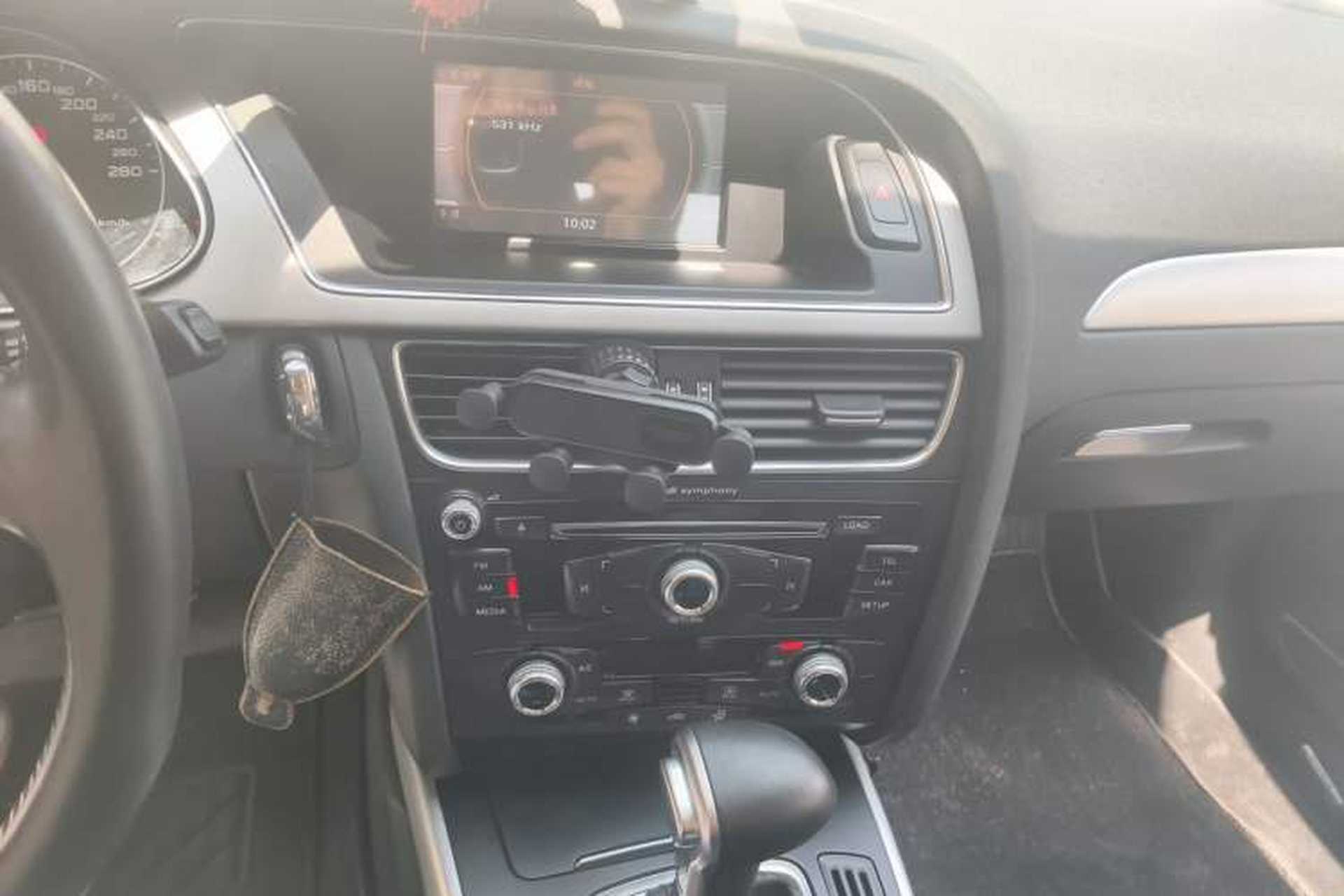 Used Audi A4L 2015 35 TFSI Automatic Standard Model Audio And AC Panel