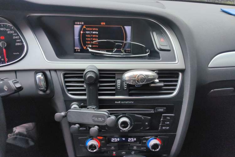 Used Audi A4L 2015 35 TFSI Automatic Standard Model Audio And AC Panel