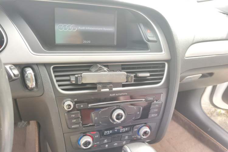 Used Audi A4L 2015 35 TFSI Automatic Standard Model Audio And AC Panel