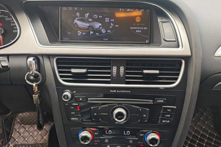 Used Audi A4L 2015 35 TFSI Automatic Standard Model Audio And AC Panel