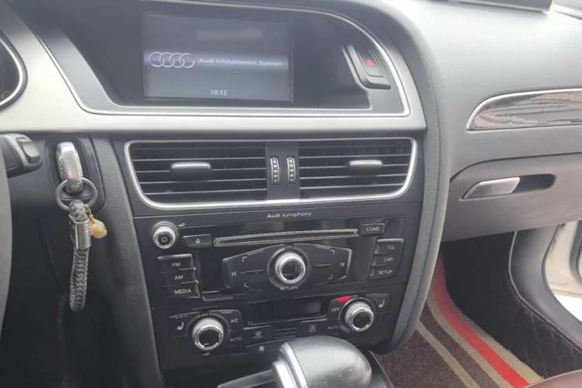 Used Audi A4L 2015 35 TFSI Automatic Comfort Model Audio And AC Panel