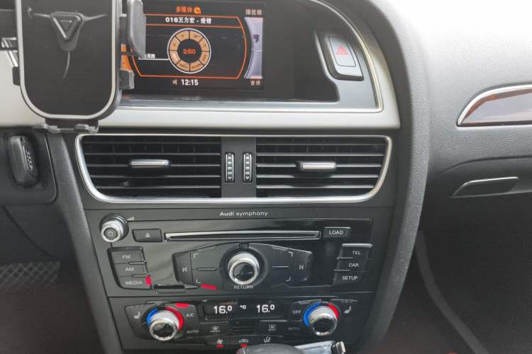 Used Audi A4L 2015 35 TFSI Automatic Comfort Model Audio And AC Panel