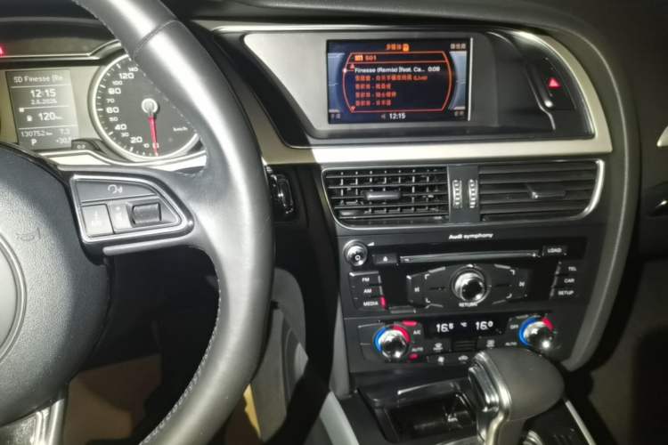 Used Audi A4L 2015 45 TFSI quattro Individual Sport Edition Audio And AC Panel