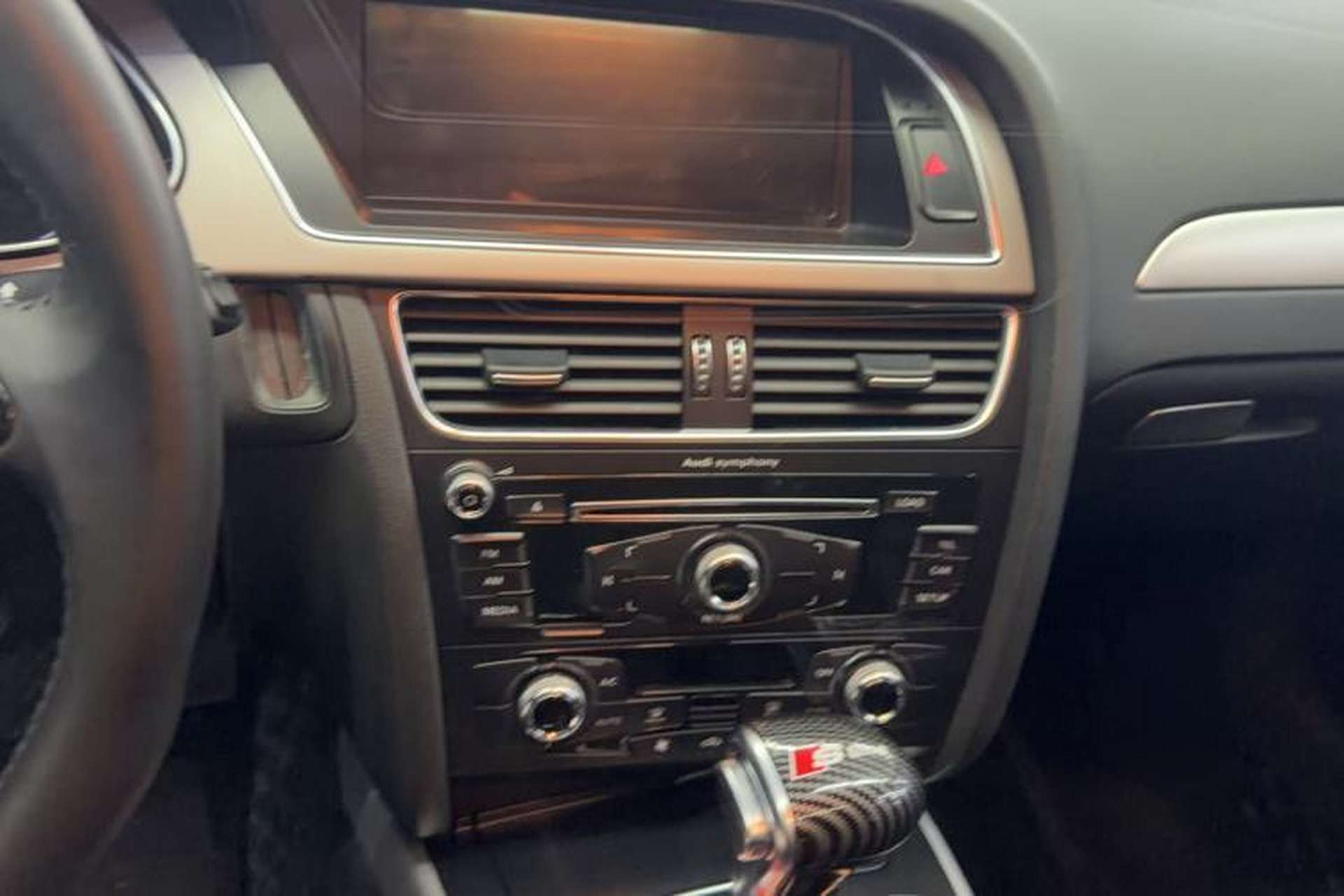 Used Audi A4L 2015 35 TFSI Automatic Standard Model Audio And AC Panel