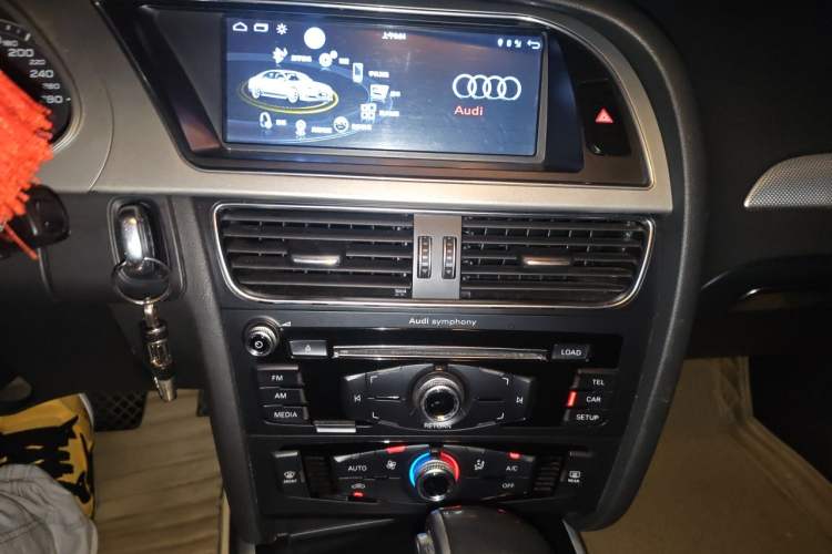 Used Audi A4L 2015 30 TFSI Automatic Comfort Model Audio And AC Panel