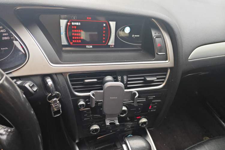 Used Audi A4L 2015 35 TFSI Automatic Standard Model Audio And AC Panel