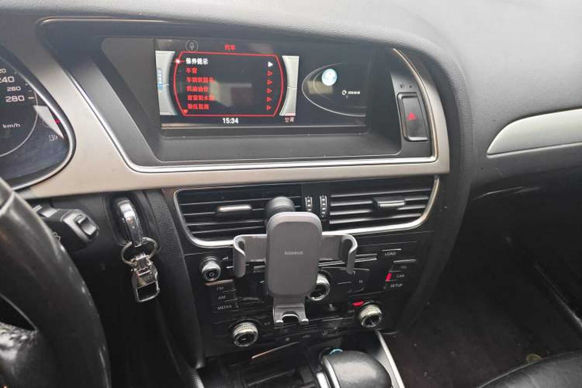 Used Audi A4L 2015 35 TFSI Automatic Standard Model Audio And AC Panel