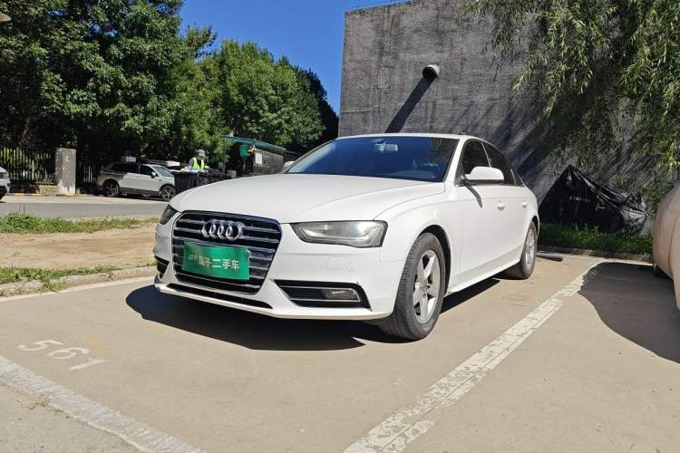 Used Audi A4L 2015 35 TFSI Automatic Standard Model Guazi used car, China used car export, Used car for sale, Used Audi cars, Cheapest cars for sale
