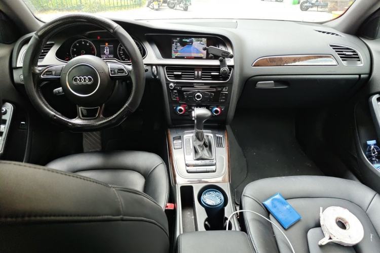 Used Audi A4L 2015 35 TFSI Automatic Comfort Model Center Console