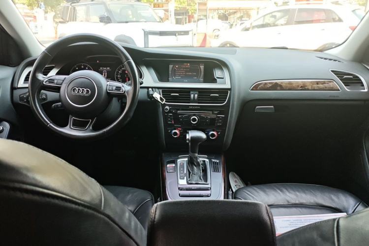 Used Audi A4L 2015 35 TFSI Automatic Comfort Model Center Console