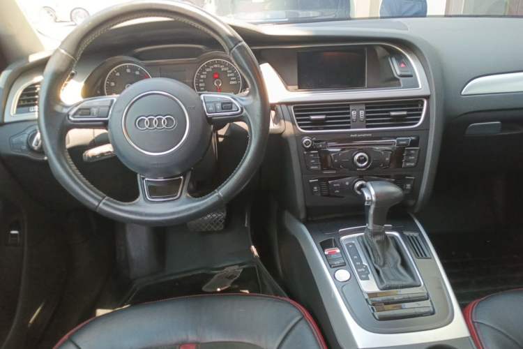 Used Audi A4L 2015 35 TFSI Automatic Standard Model Center Console