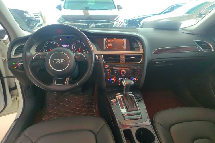 Used Audi A4L 2015 35 TFSI Automatic Comfort Model Center Console