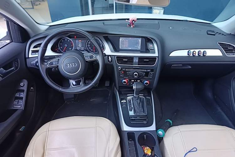 Used Audi A4L 2015 35 TFSI Automatic Standard Model Center Console