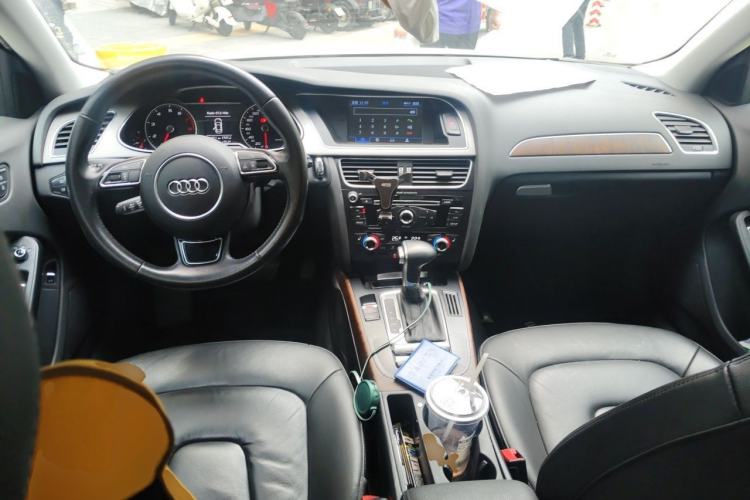 Used Audi A4L 2015 35 TFSI Automatic Comfort Model Center Console