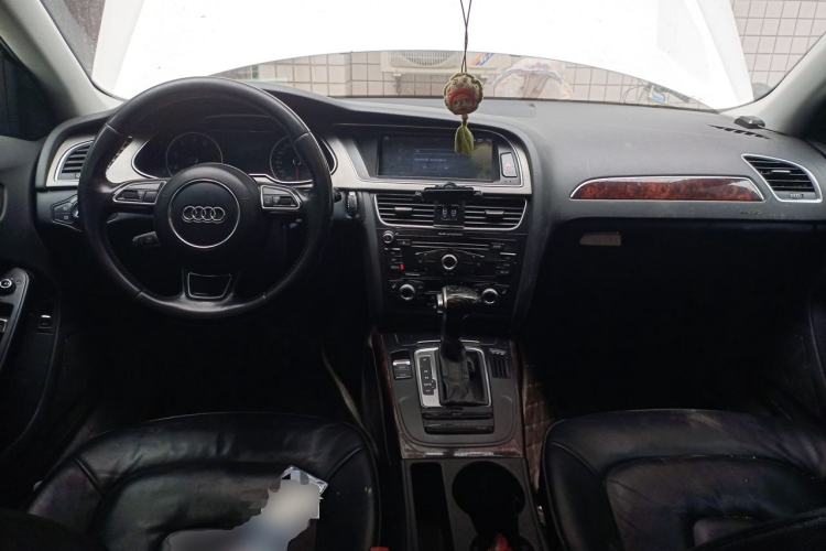 Used Audi A4L 2015 35 TFSI Automatic Comfort Model Center Console