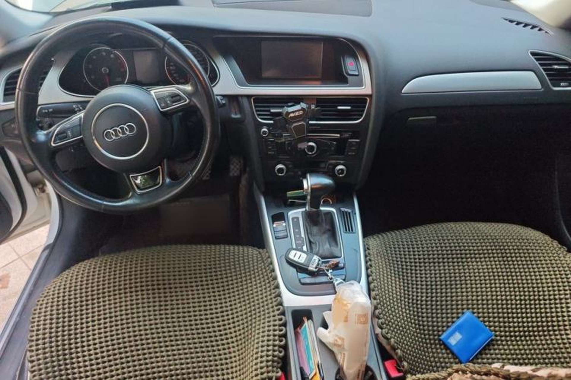 Used Audi A4L 2015 35 TFSI Automatic Standard Model Center Console