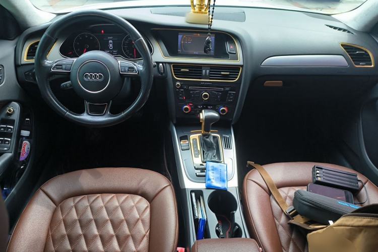 Used Audi A4L 2015 35 TFSI Automatic Standard Model Center Console