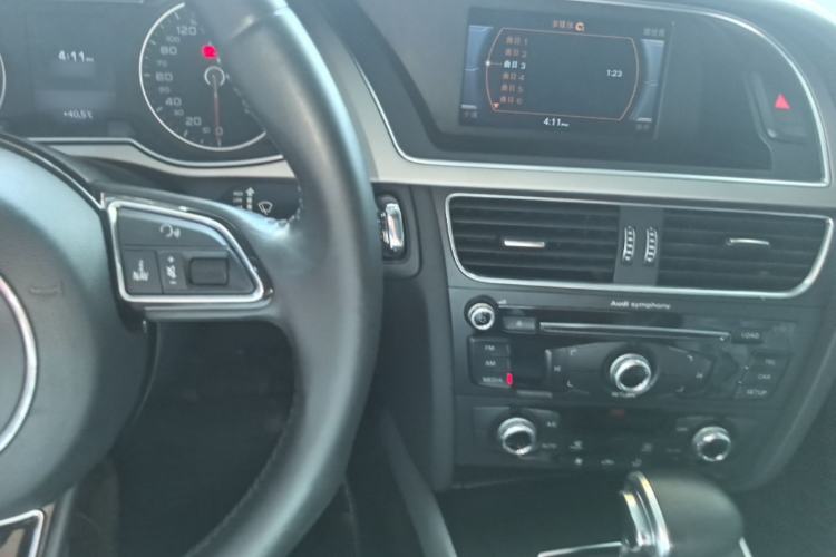 Used Audi A4L 2015 35 TFSI Automatic Standard Model Center Console