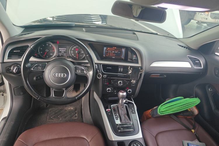 Used Audi A4L 2015 35 TFSI Automatic Standard Model Center Console