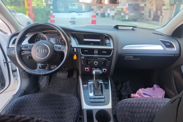 Used Audi A4L 2015 35 TFSI Automatic Standard Model Center Console