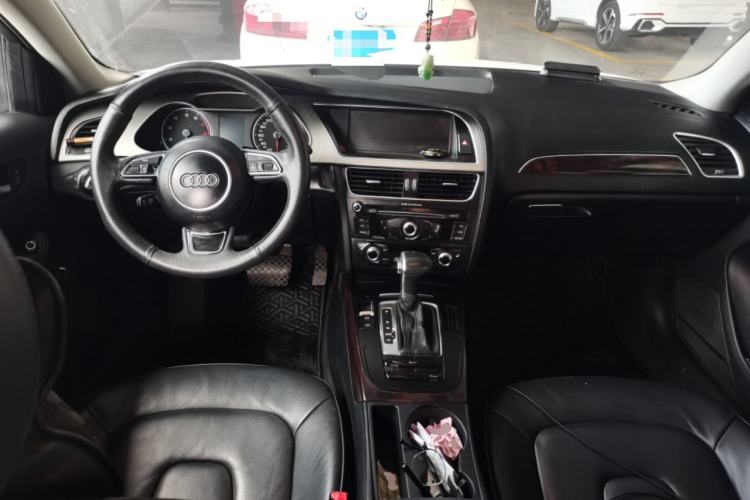 Used Audi A4L 2015 35 TFSI Automatic Comfort Model Center Console