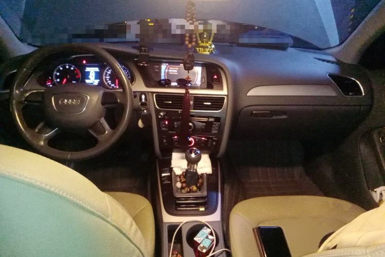 Used Audi A4L 2015 30 TFSI Manual Comfort Model Center Console