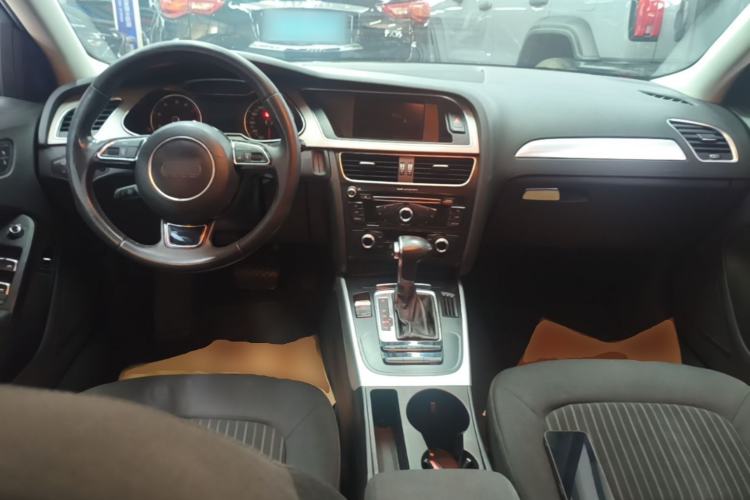Used Audi A4L 2015 35 TFSI Automatic Standard Model Center Console