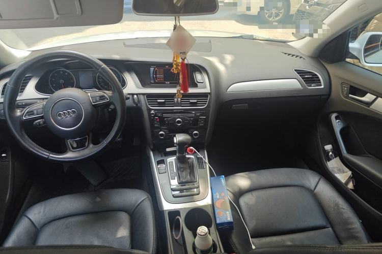 Used Audi A4L 2015 35 TFSI Automatic Standard Model Center Console
