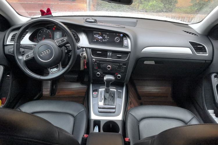 Used Audi A4L 2015 35 TFSI Automatic Standard Model Center Console