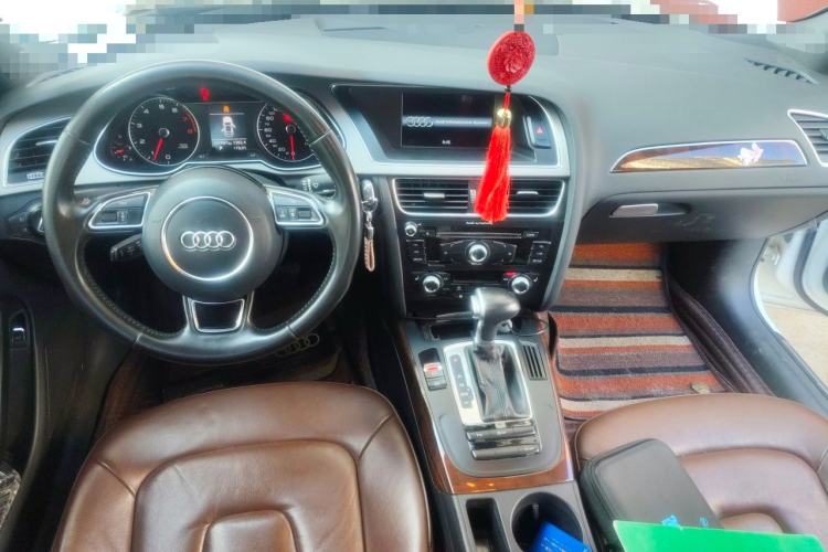 Used Audi A4L 2015 35 TFSI Automatic Comfort Model Center Console