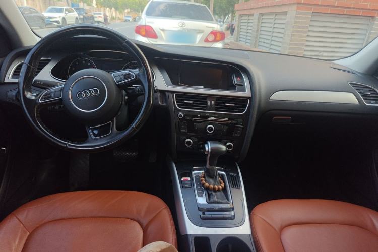 Used Audi A4L 2015 35 TFSI Automatic Standard Model Center Console