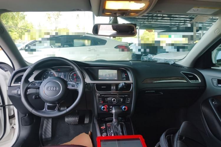 Used Audi A4L 2015 35 TFSI Automatic Standard Model Center Console