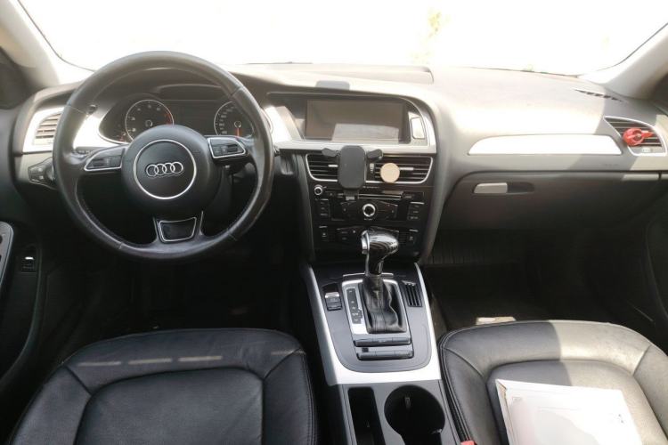 Used Audi A4L 2015 30 TFSI Automatic Comfort Model Center Console