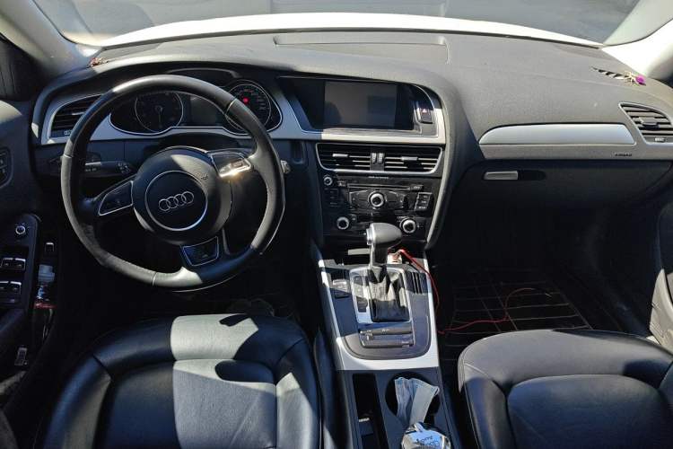 Used Audi A4L 2015 35 TFSI Automatic Standard Model Center Console