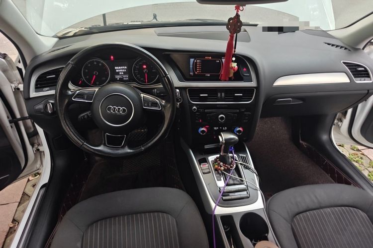 Used Audi A4L 2015 35 TFSI Automatic Standard Model Center Console