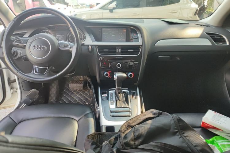 Used Audi A4L 2015 35 TFSI Automatic Standard Model Center Console