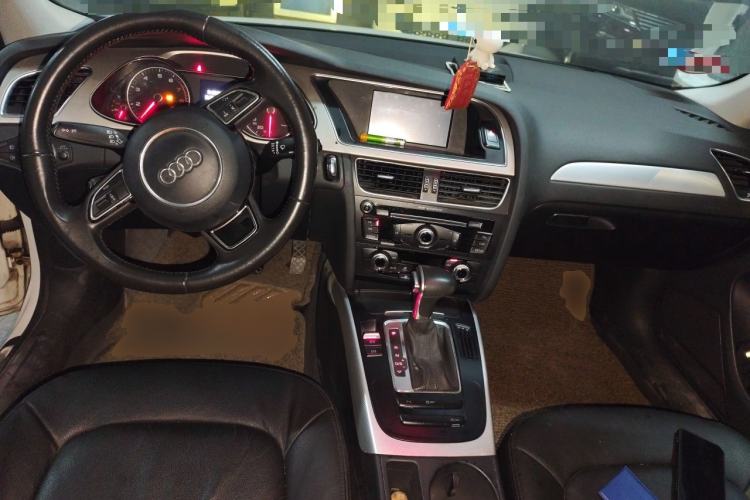 Used Audi A4L 2015 35 TFSI Automatic Standard Model Center Console