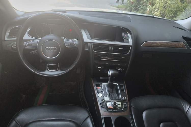 Used Audi A4L 2015 35 TFSI Automatic Technology Model Center Console