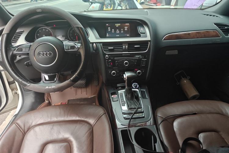 Used Audi A4L 2015 35 TFSI Automatic Comfort Model Center Console