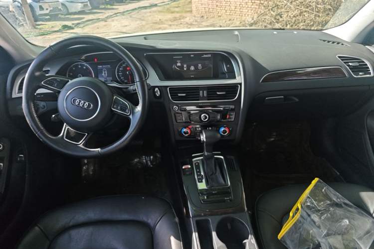 Used Audi A4L 2015 35 TFSI Automatic Comfort Model Center Console