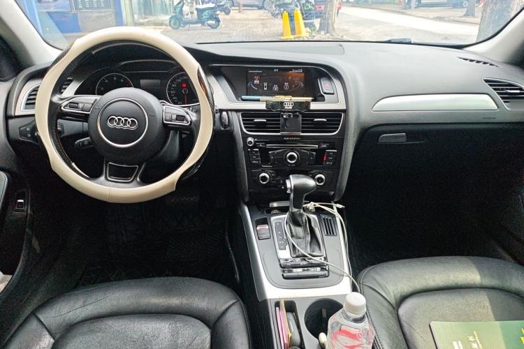Used Audi A4L 2015 35 TFSI Automatic Standard Model Center Console