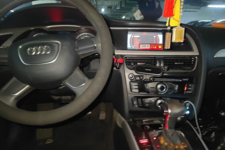 Used Audi A4L 2015 30 TFSI Automatic Comfort Model Center Console